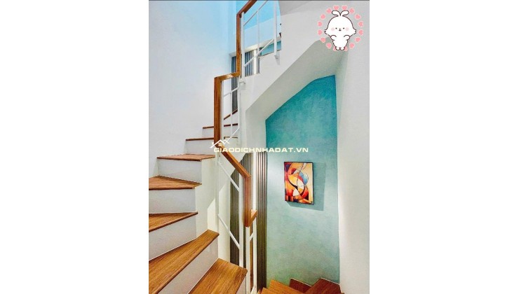 Nhà 3 tầng Tân Bình, hẻm Lạc Long Quân, 18m2, 2PN, 3WC, sổ hồng, giá 2.8 tỷ - Cơ hội an cư lý tưởng